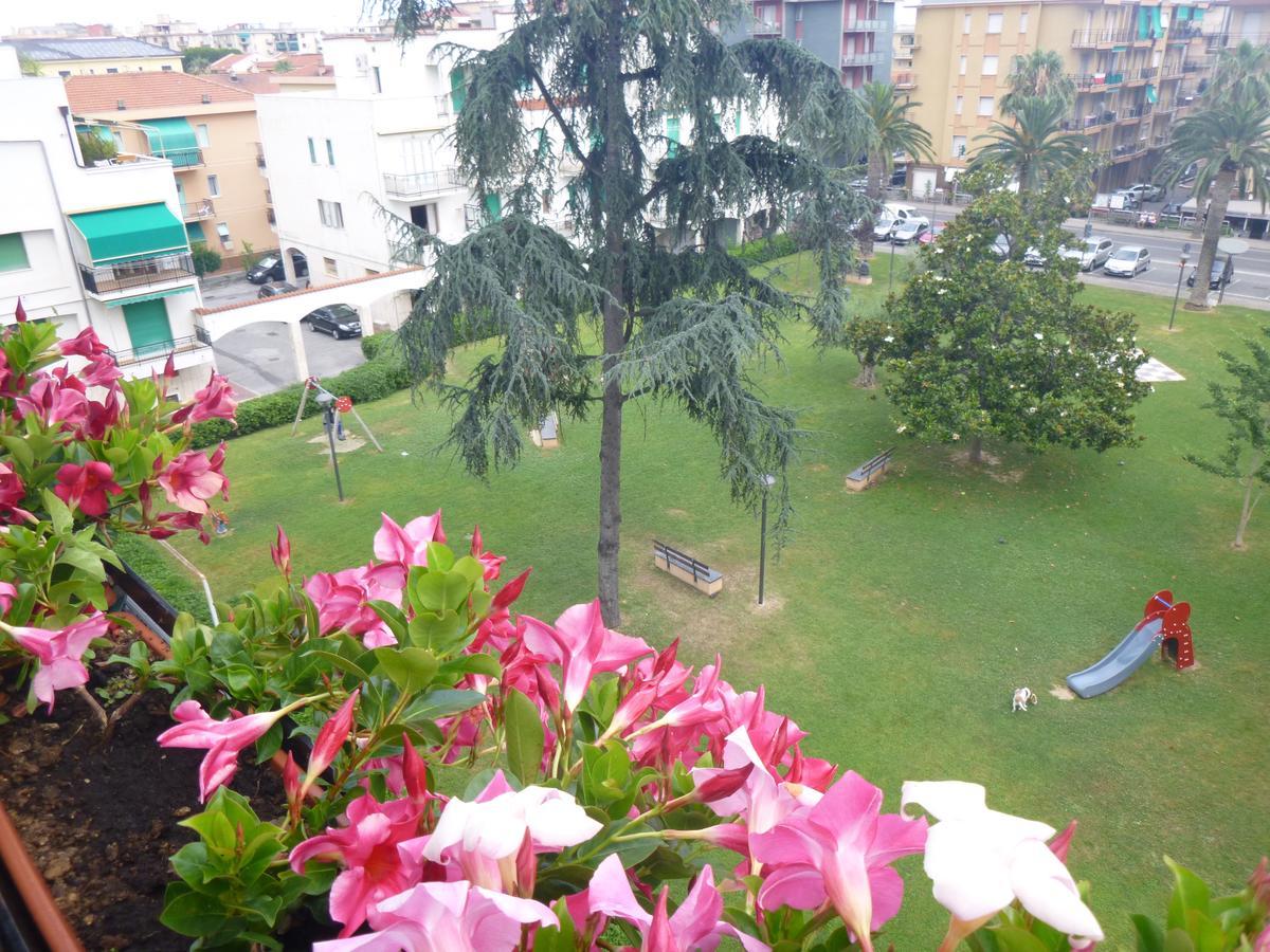 I Love Pietra Ligure Luaran gambar
