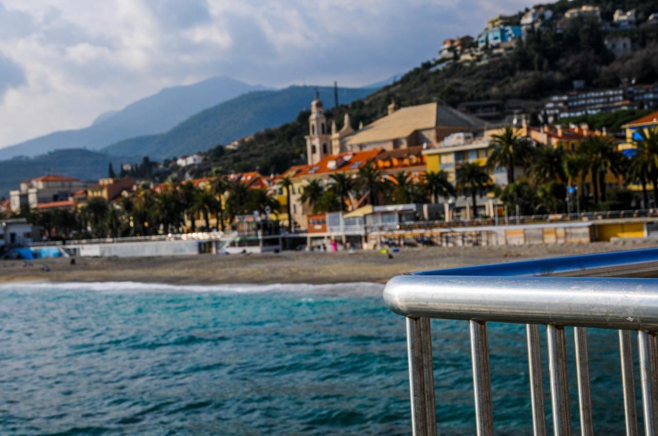 I Love Pietra Ligure Luaran gambar